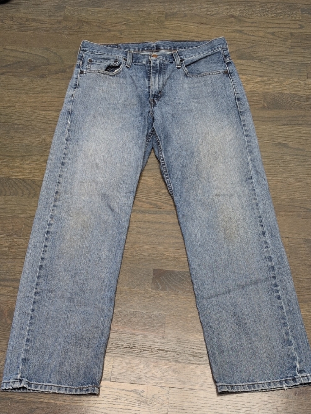 Levi's Men's Light Blue Denim Jeans with Leather Patch - Picture 2 of 16